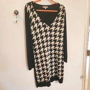 Banana Republic Houndstooth Sweater Dress - Large, Classic and Cozy